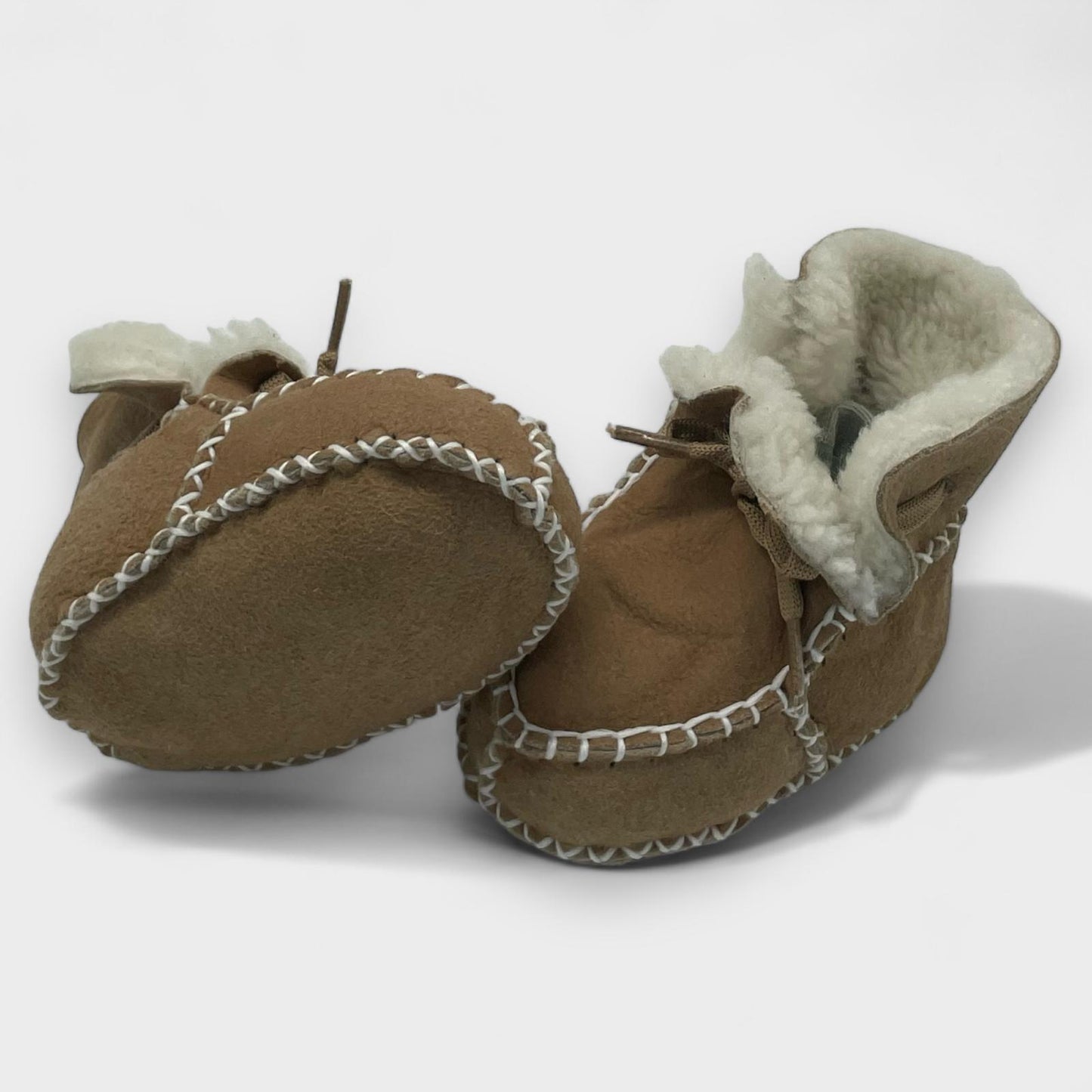 Camel Babyschuhe aus Wild-Lammleder mit Lammfellfutter